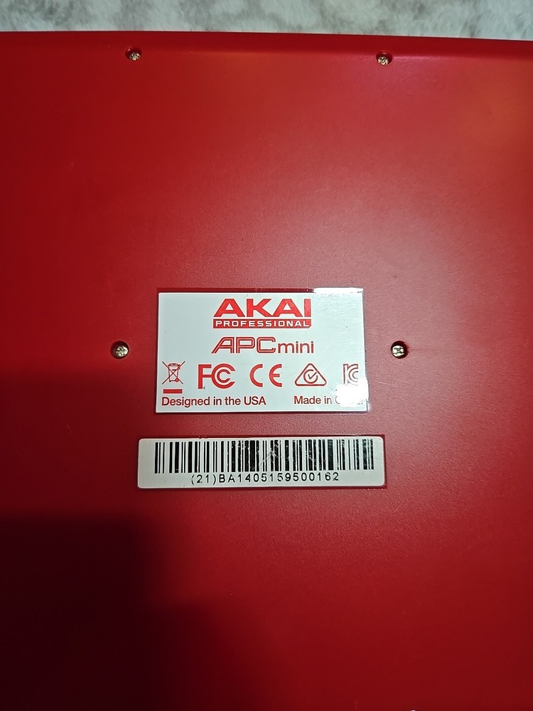 AKAI PROFESSIONAL mini Multifunctional Compact Ableton Live Controller Hybrid 3