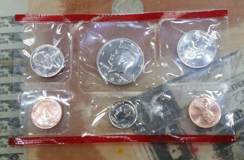 1989 US Mint Set with Original Envelope P & D Uncirculated Coin Set