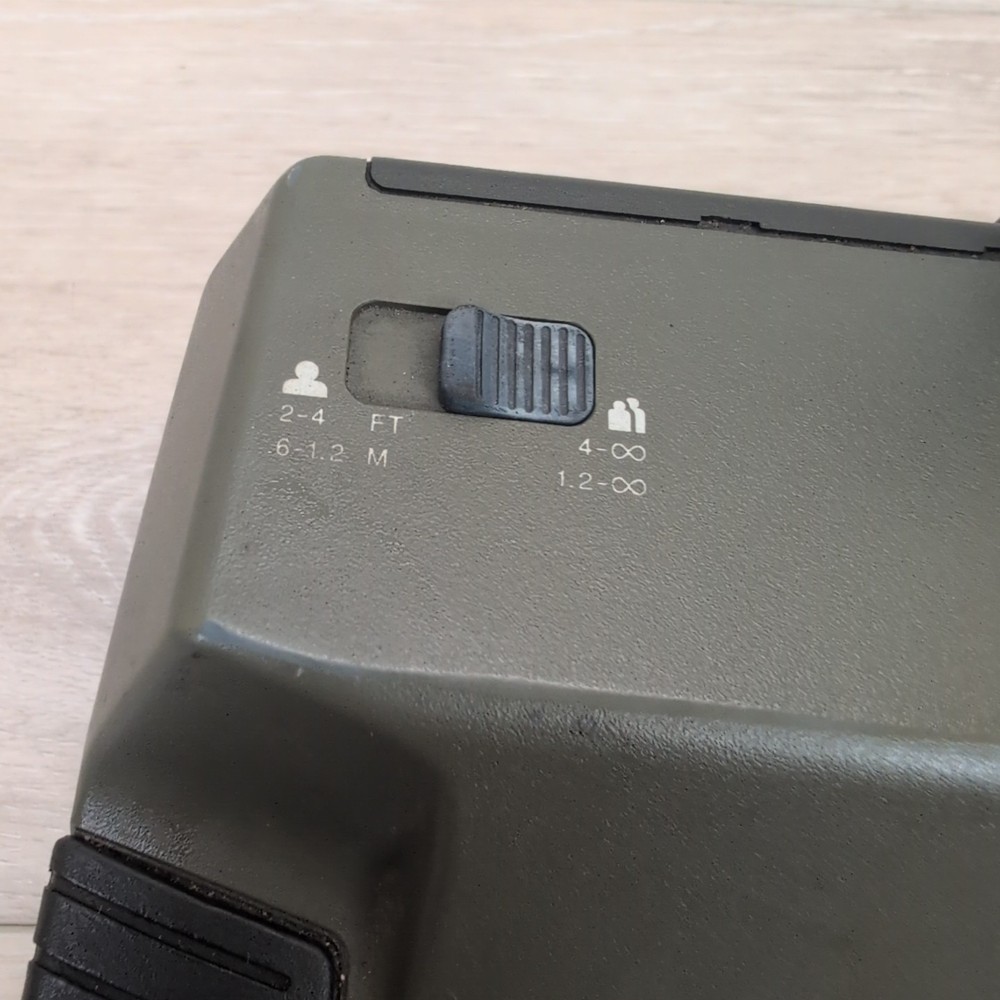 Polaroid 600 Impulse Built In Flash Instant Camera UNTESTED