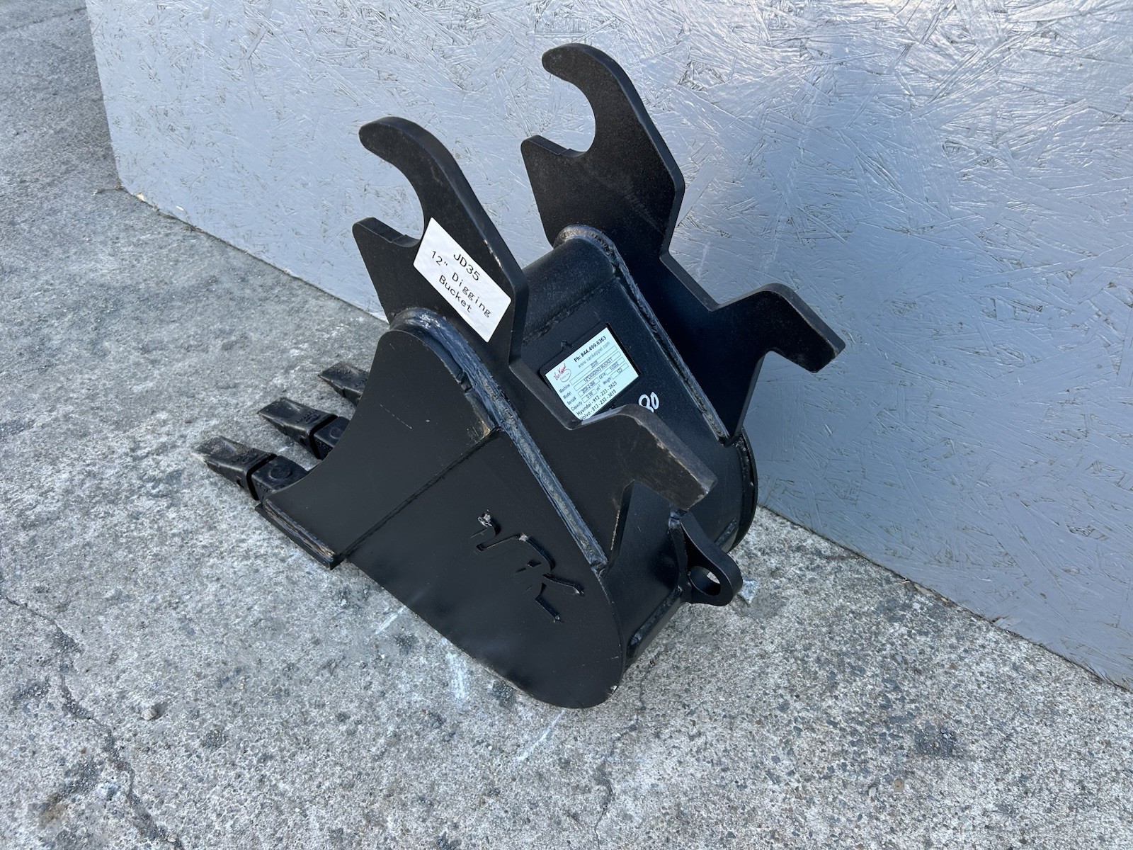 JD35 12” Digging Bucket