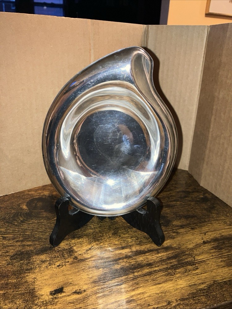 1847 ROGERS BROS Silverplated Mid Century 7"x5.5” Flair Nut & Candy Dish