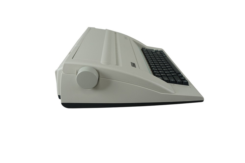 Nakajima WPT-150 Portable Electronic Word Processing Typewriter