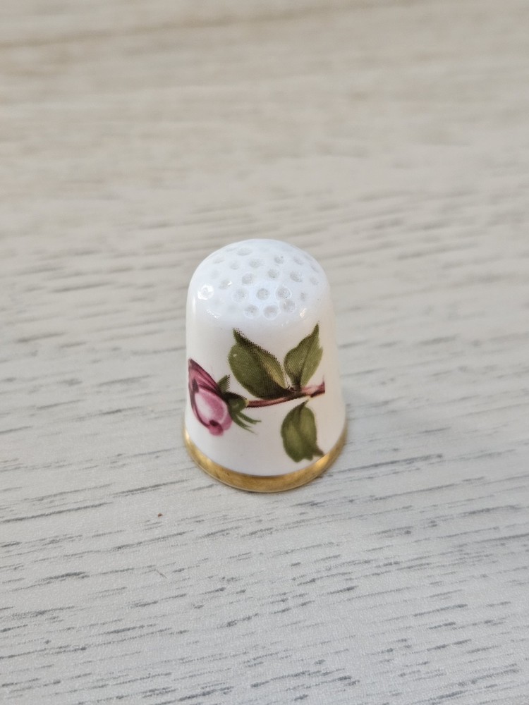 Collectible Loverswall Ruby Wedding Anniversary Bone China Thimble.