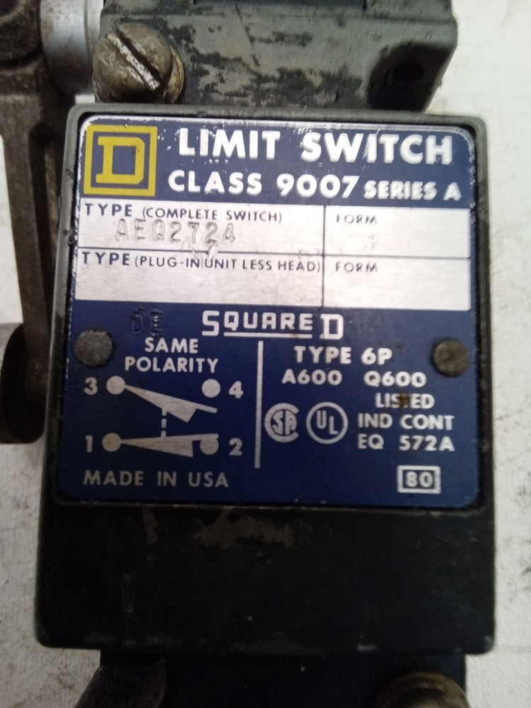 Square D AEQ2724 Limit Switch Class 9007 Ser A