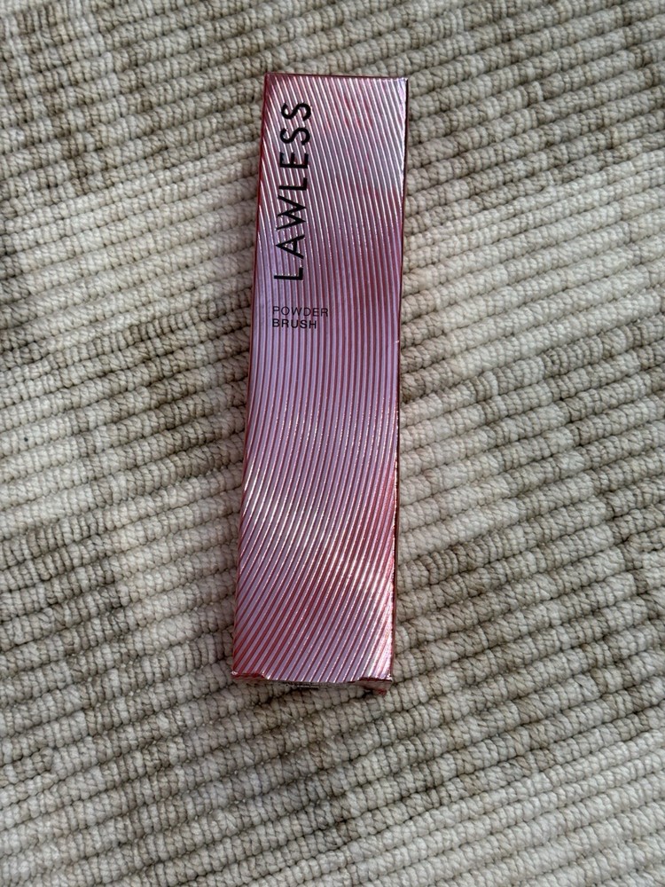 LAWLESS Powder Brush