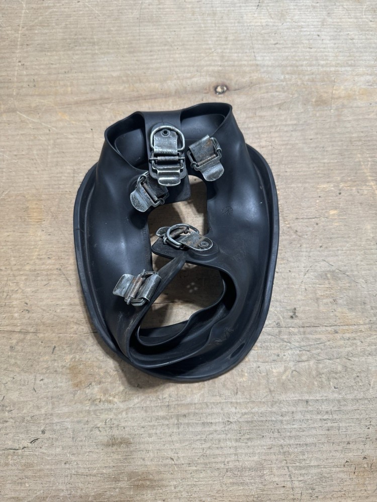 Scott AV3000 HT SCBA Firefighter Mask 5 Pull Replacement Face Seal Small Medium