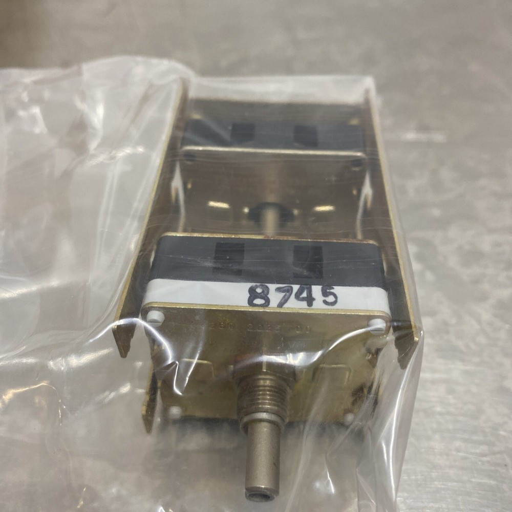 Tektronix Vertical Attenuator Switch 260-2025-00
