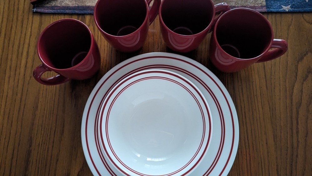 Corelle - CLASSIC CAFE RUBY RED 12 Pcs - Plus 4pc Red Corelle Coordinates Cups