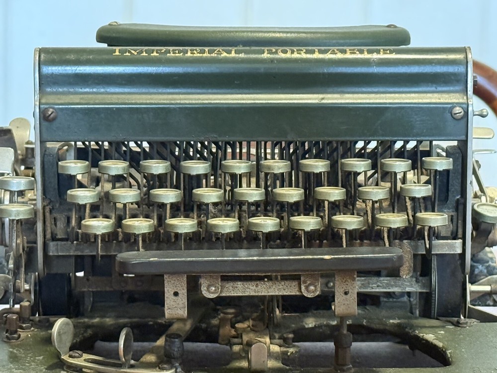Rare ANTIQUE Imperial Model D Typewriter