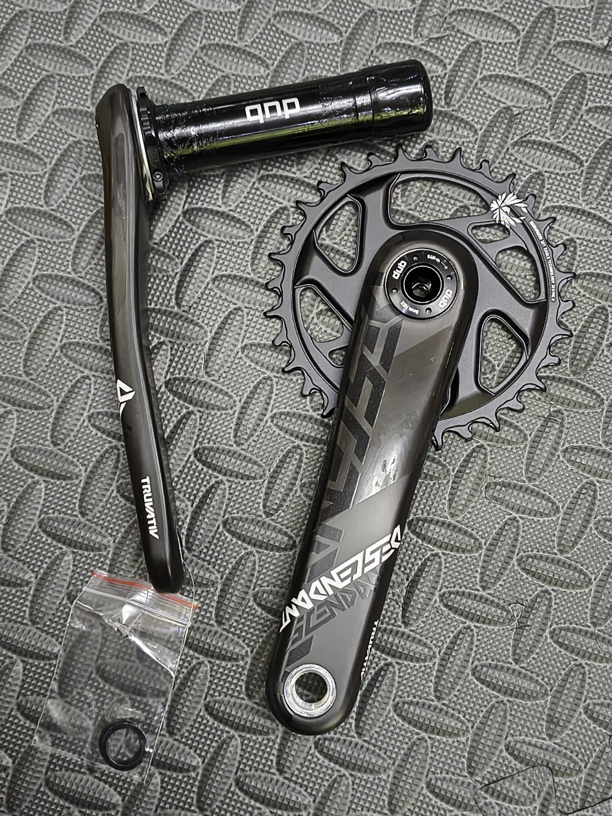 SRAM Truvativ Descendant Eagle 12-Speed 32T 170mm DUB 3mm Boost Carbon Crankset