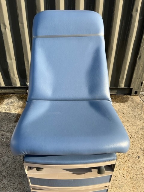 Midmark 304 Examination Table