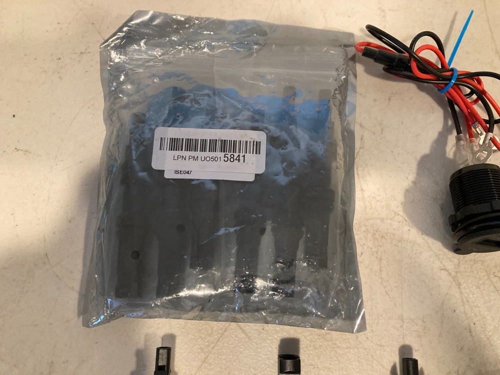 Solar Panel MC4 Connectors Fuse Holder USB Socket 30A WiFi Adapter Kit Set