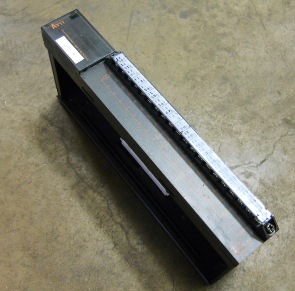 MITSUBISHI MELSEC OUTPUT MODULE PROGRAM CONTROLLER AY11