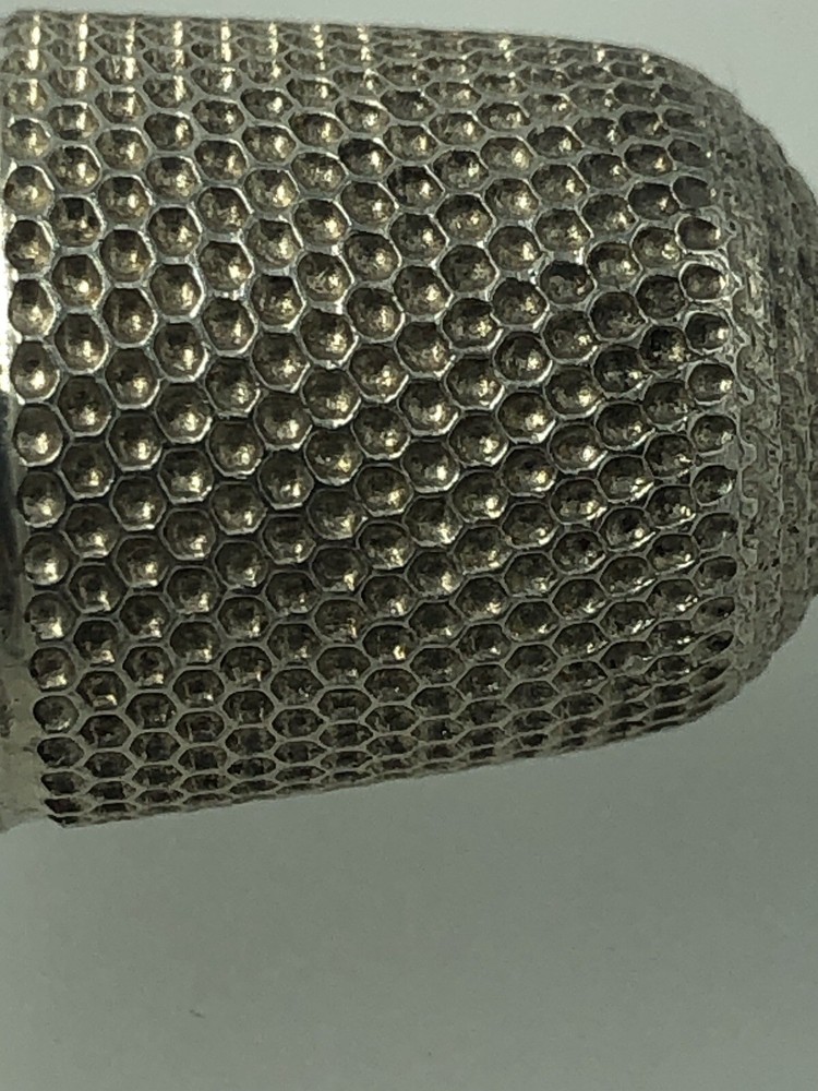 Antique Solid Silver Thimble Chester hallmark 1902 Size 6 Super condition boxed