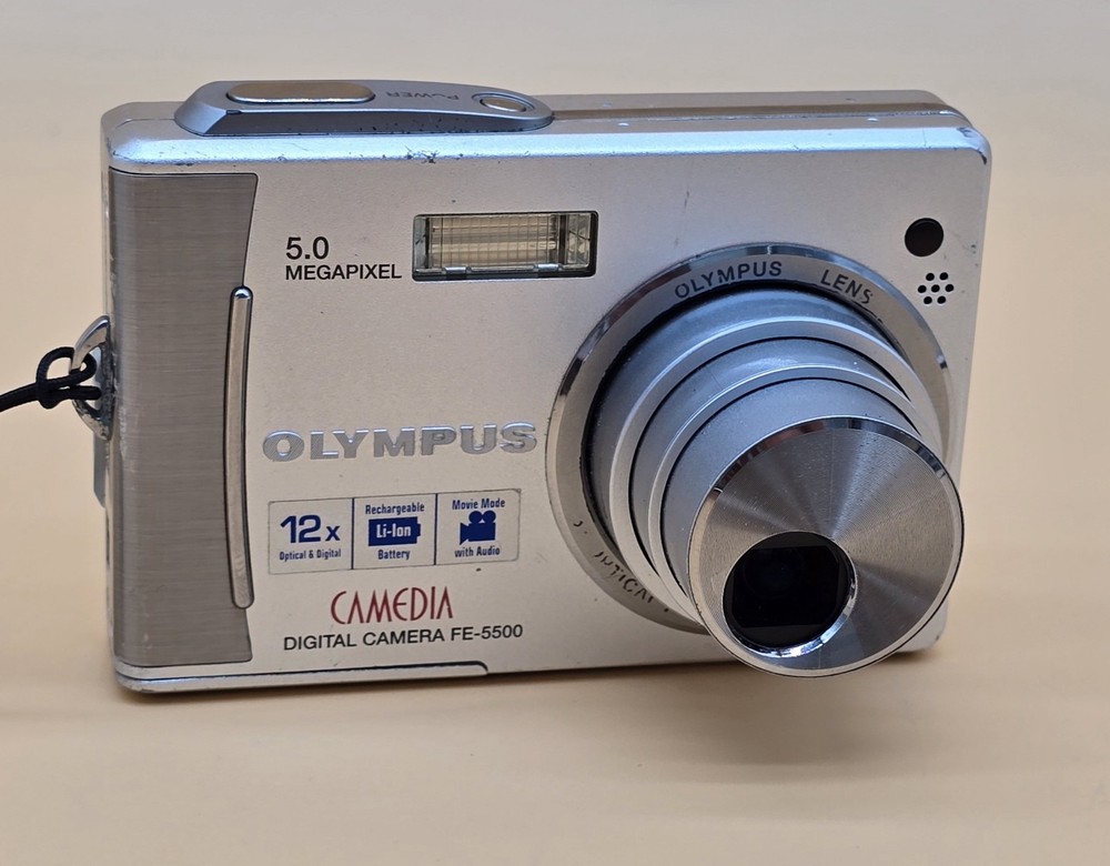 Olympus Digital Camera FE-5500 5.0MP Silver Tested ref A1