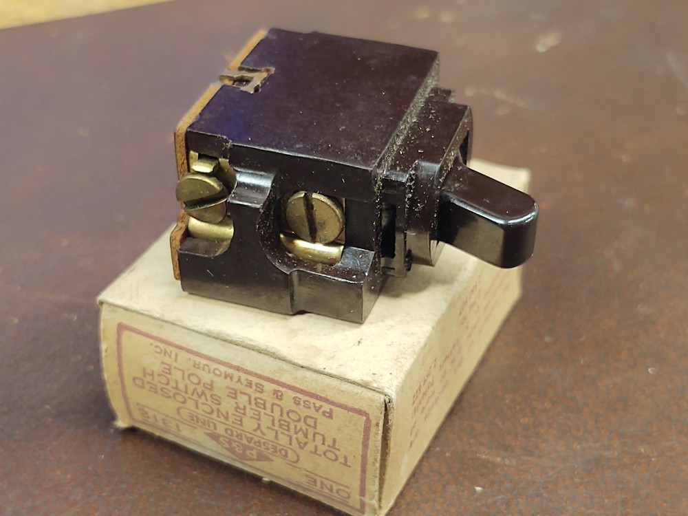 Vintage Despard Interchangeable Toggle Light Switch, Double-Pole DPST, Brown P&S