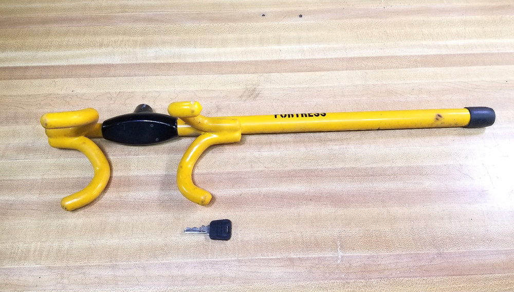 FORTRESS (Master Lock) Steering Wheel Lock - 4 Hook