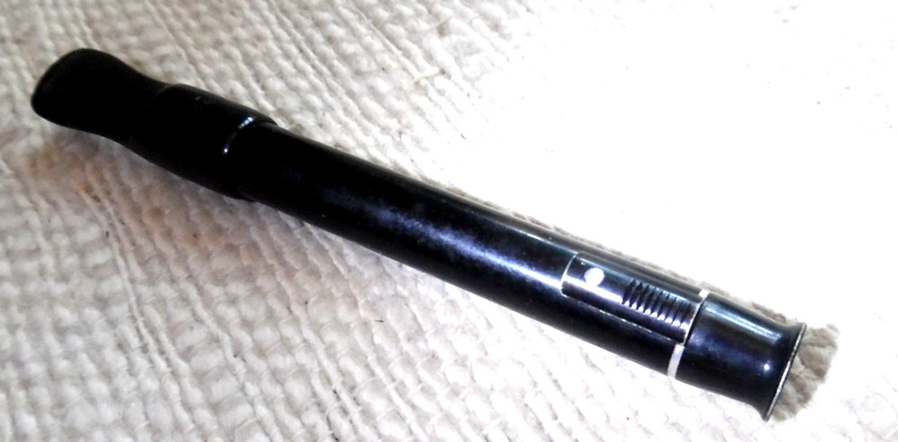 VINTAGE 1930'S ZEUS BLACK BAKELITE CIGARETTE HOLDER WITH EJECTOR BUTTON