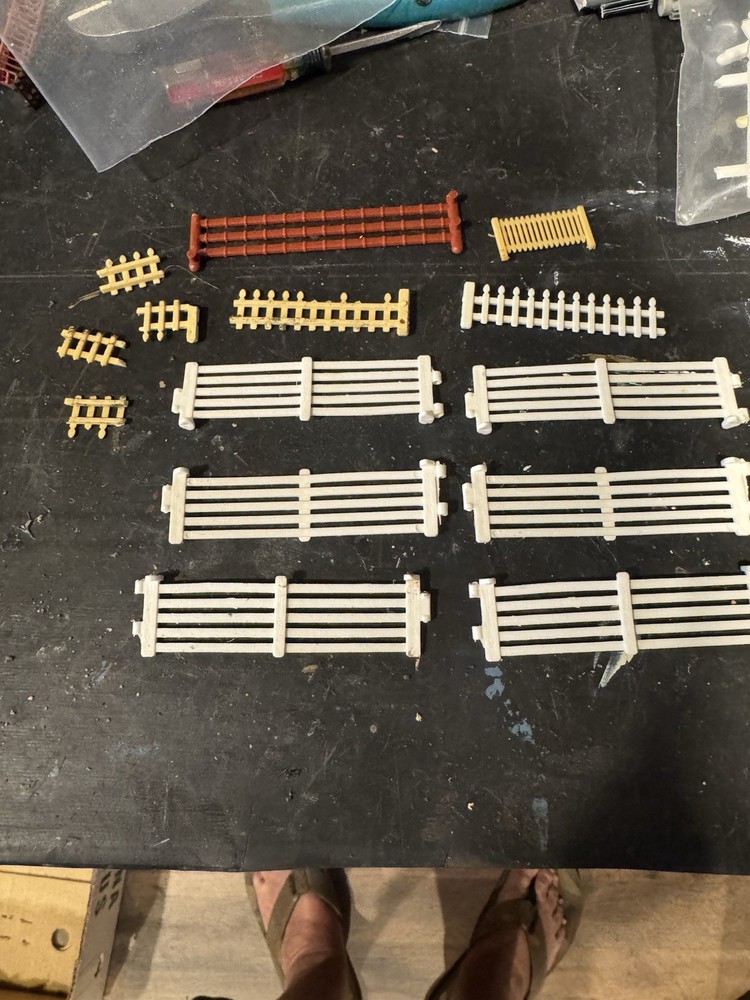 027 Scale Accessories