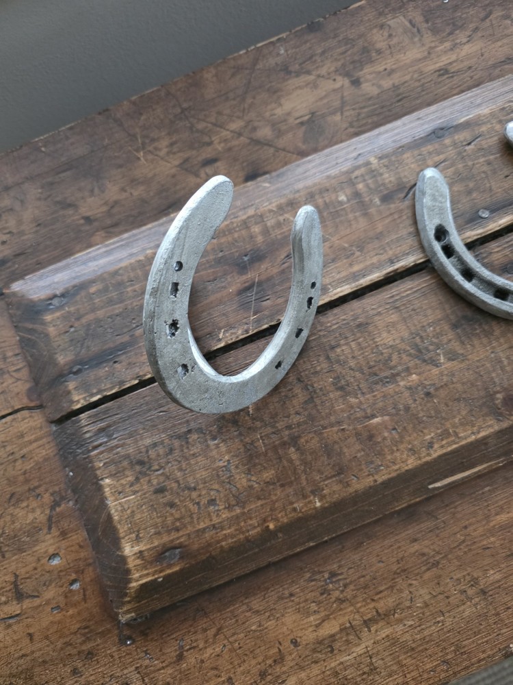 🔥 3 Cast Iron "Horseshoe" Hooks