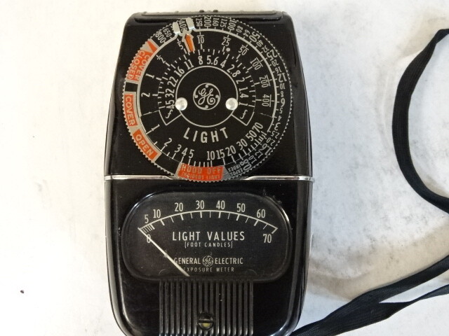 GENERAL ELECTRIC EXPOSURE LIGHT METER MODEL 8DW58Y4