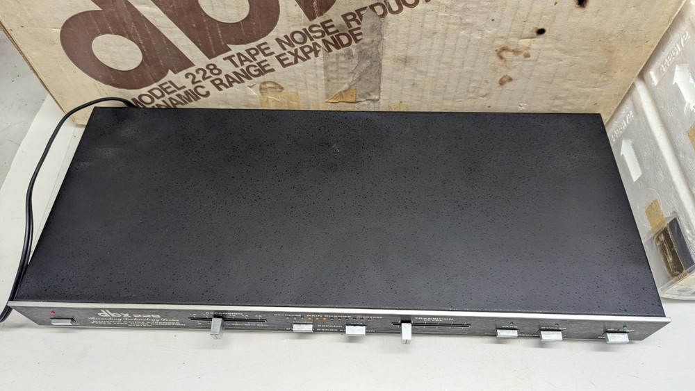 DBX 228 Recording Technology Series Dynamic Range Expander W Box Estate UNTESTED