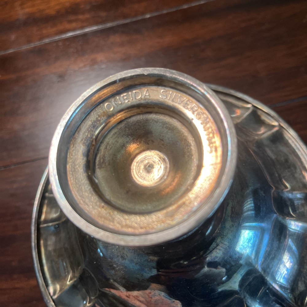 Vintage Oneida Silversmiths Silver Plated Footed Candy Dish