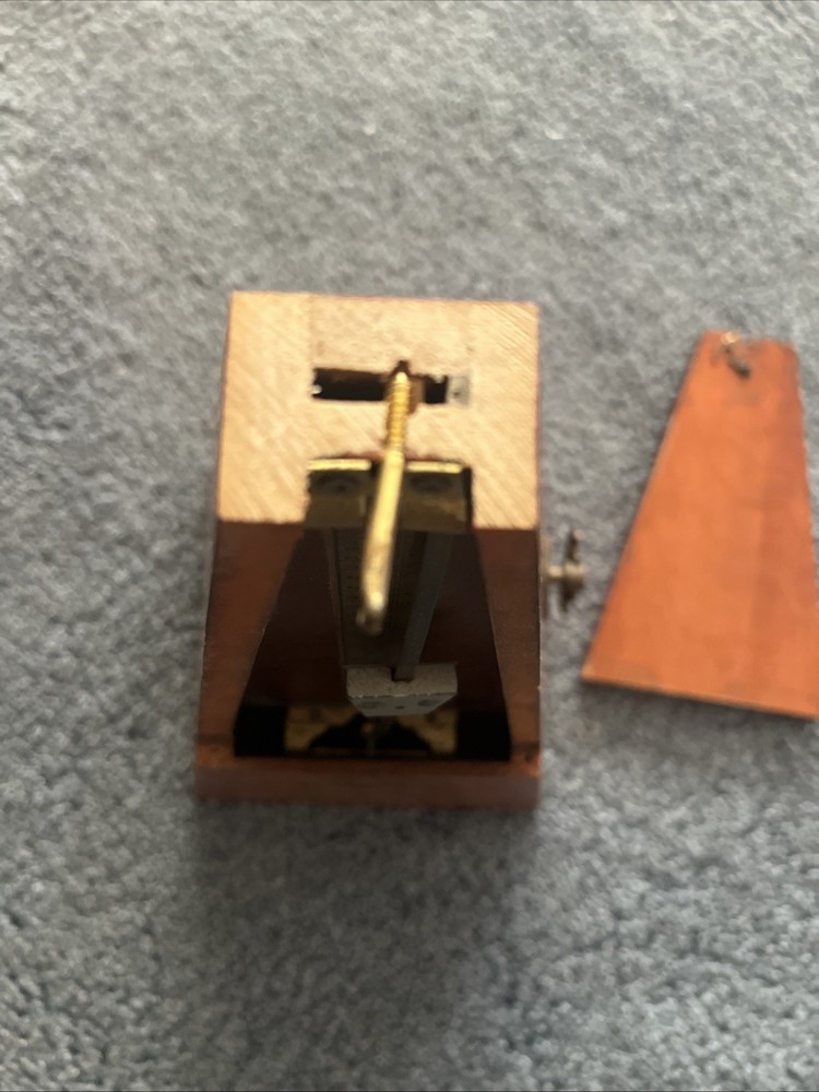 Seth Thomas METRONOME-7 ~ Wood Case, Wind Up ~ Working - Top Missing