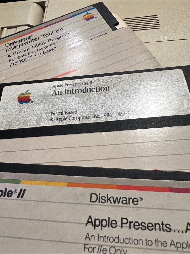 Apple II Software : Apple Diskware - Imagewriter Tool Kit, Apple Presents IIe