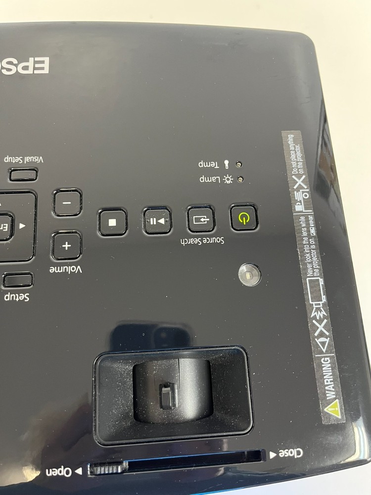 Epson MovieMate 60 LCD Projector Model H319A + Remote & Cables
