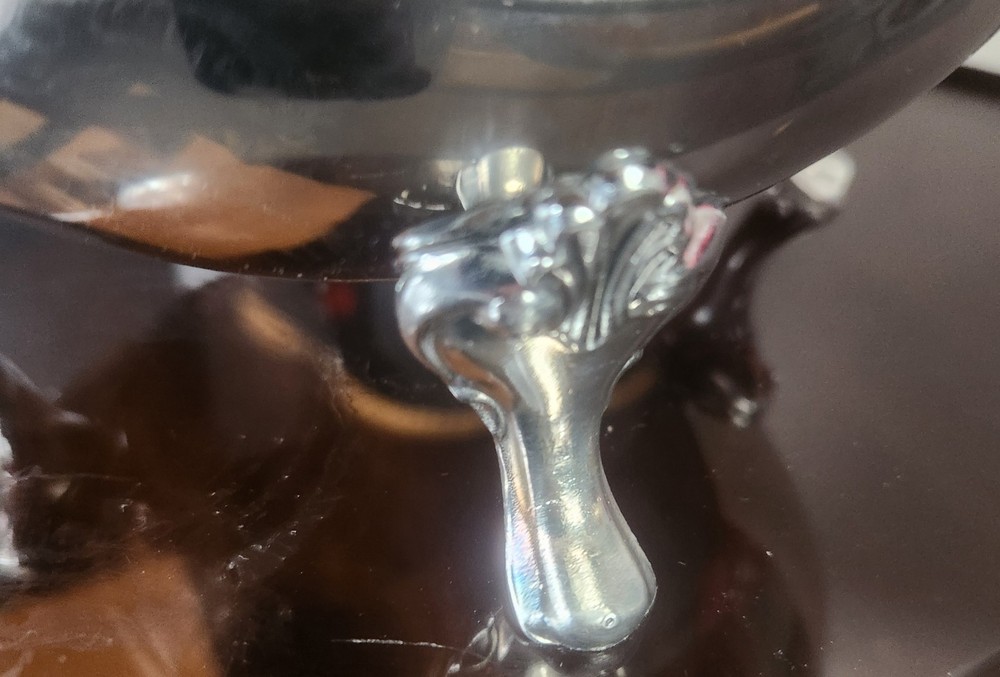 Oneida Georgian Scroll Silverplate Beverage Pitcher Classic Footed Design. USA