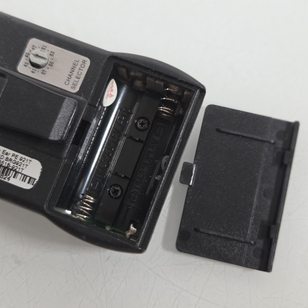 4 Bodyworn Transmitter 921T Radium 216MHz Phonic Ear UNTESTED - 1 DOESNT TURN ON