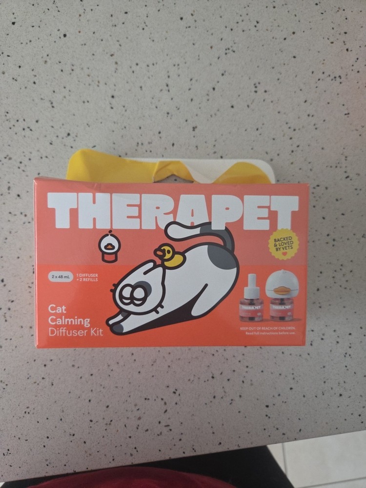 TheraPetMD Cat Calming Diffuser Kit White 60-Day 1 Diffuser + 2x48mL Preowned