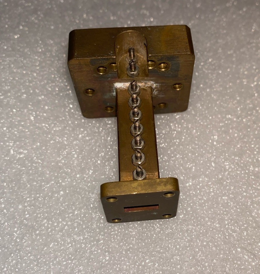 ADAPTER PANEL 18-26 GHZ WR 42 -- Lunghezza 6 Cm Ottone Con Viti Adattamento