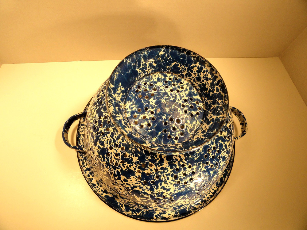 Blue & White Enamelware Splatterware Colander Strainer