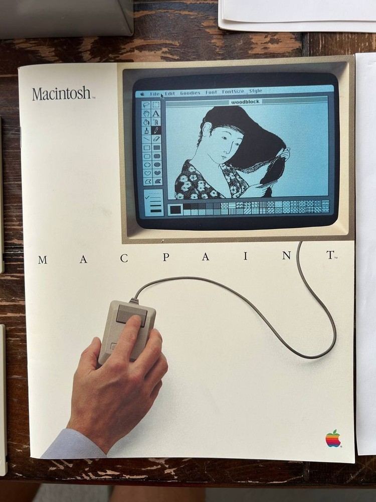 Apple Macintosh MacWrite. MacPaint. Mac software 1984 128K