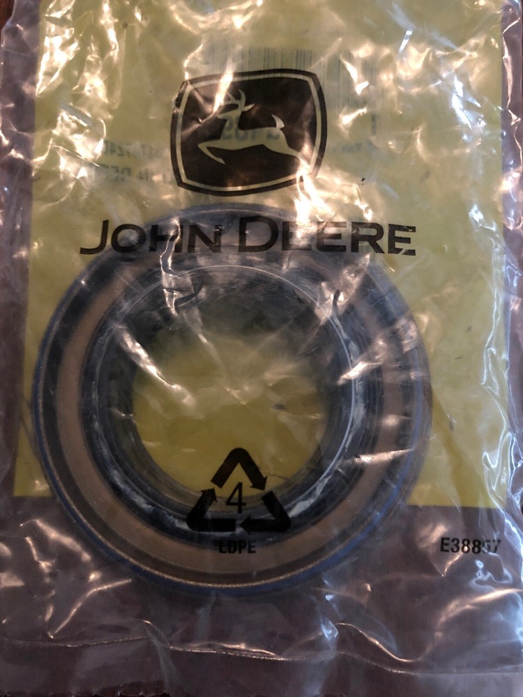 John Deere 5HG439399 Seal
