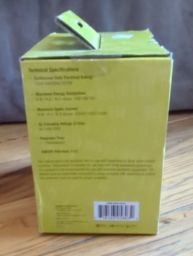 Staples SSM-DK40-US/CC 4 Outlet Desktop Surge Protector