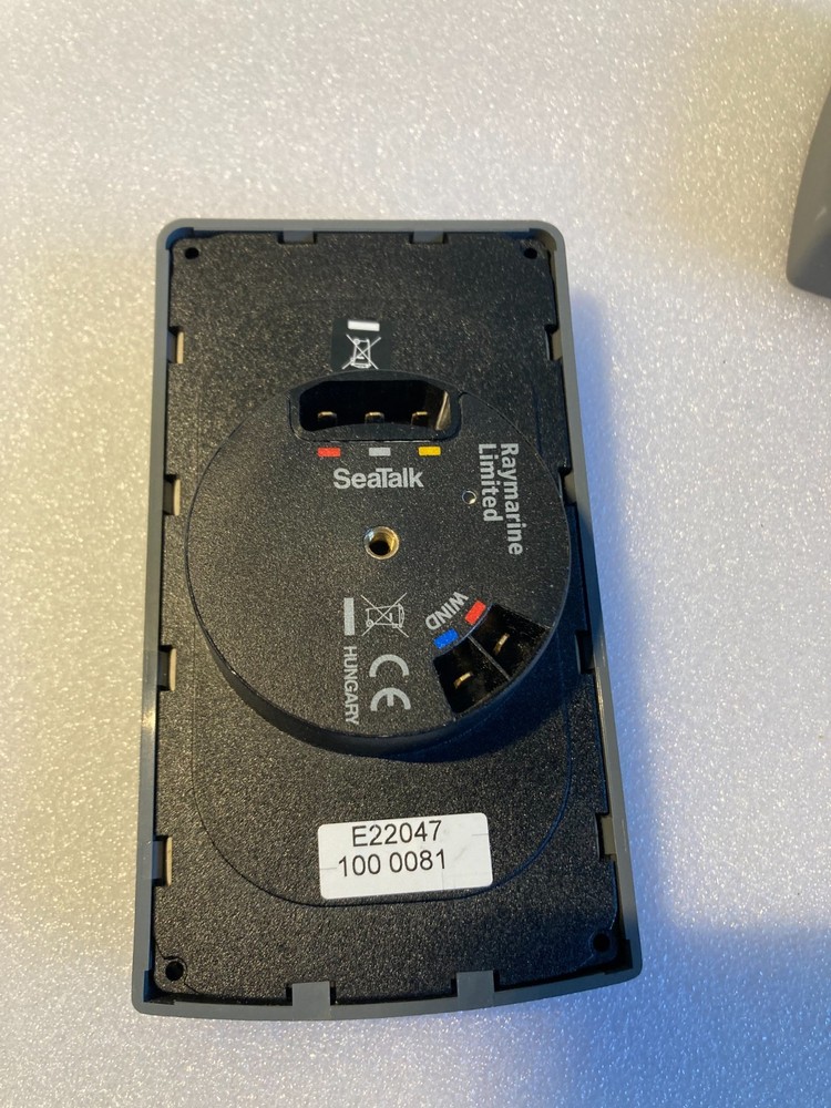 Raymarine ST40 E22047 Wind System Speed & Direction Sensor Display - EXCELLENT