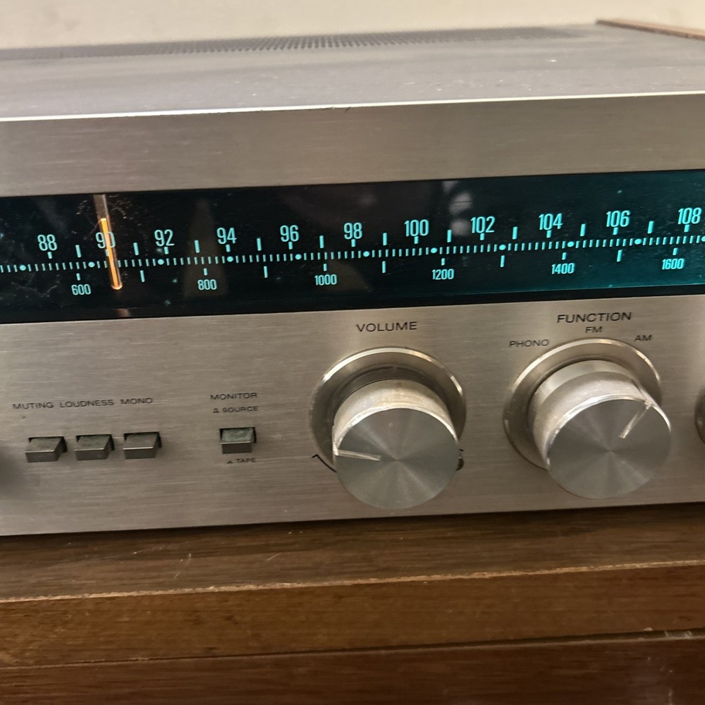 Sony FM Stereo/ FM-AM Receiver Str-2800 -Powers On - Untested