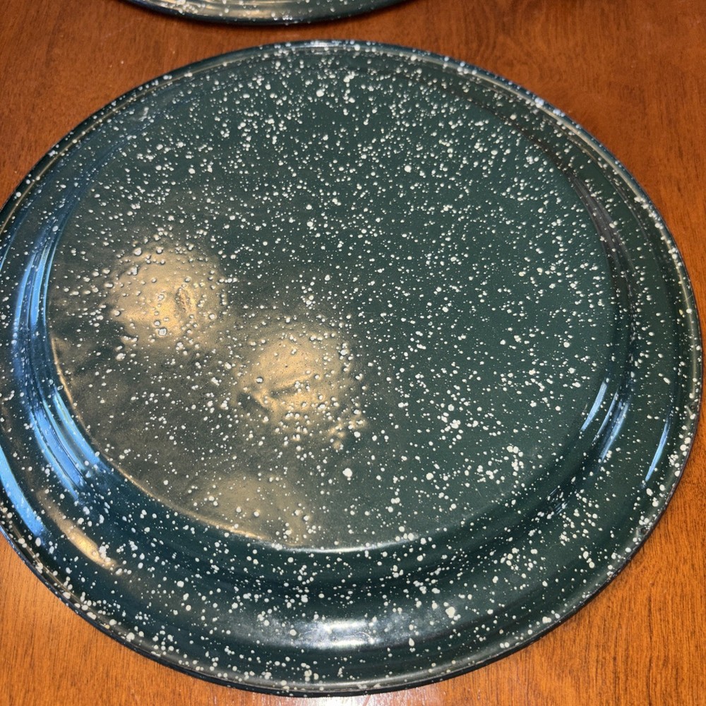 Speckled Green Enamelware 15-Piece Dining Set for Camping