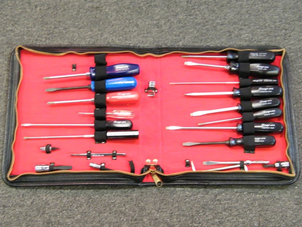 22pc Snap-on Black / Blue / Red  Hard Handle Combination Screwdriver Set
