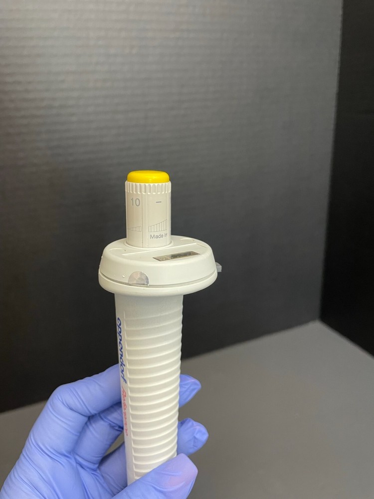 Eppendorf Reference Pipette Adjustable 100 ul Single Channel