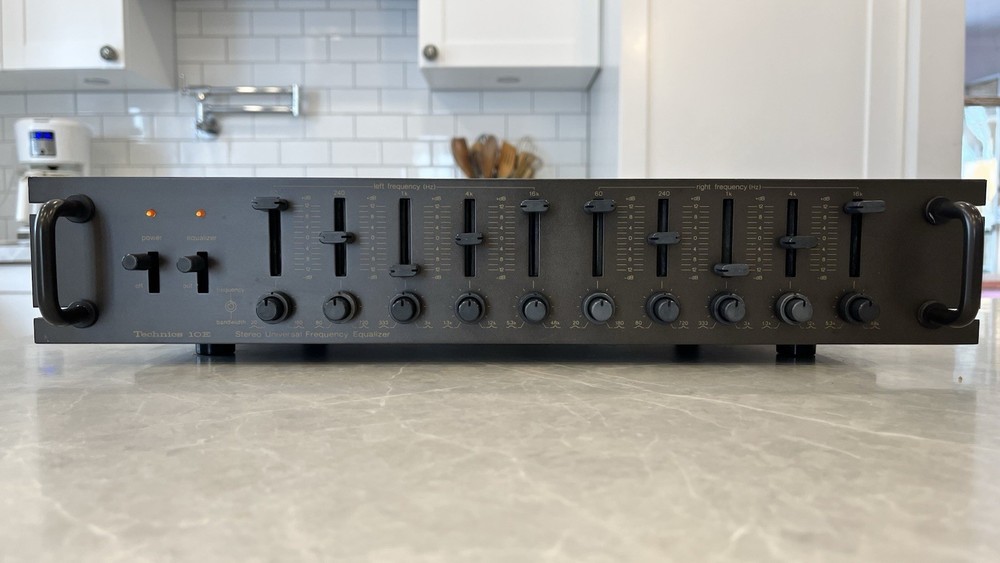 TECHNICS 10E SH-9010 E  FREQUENCY EQUALIZER perfect working 120v  17 3/4 WIDE