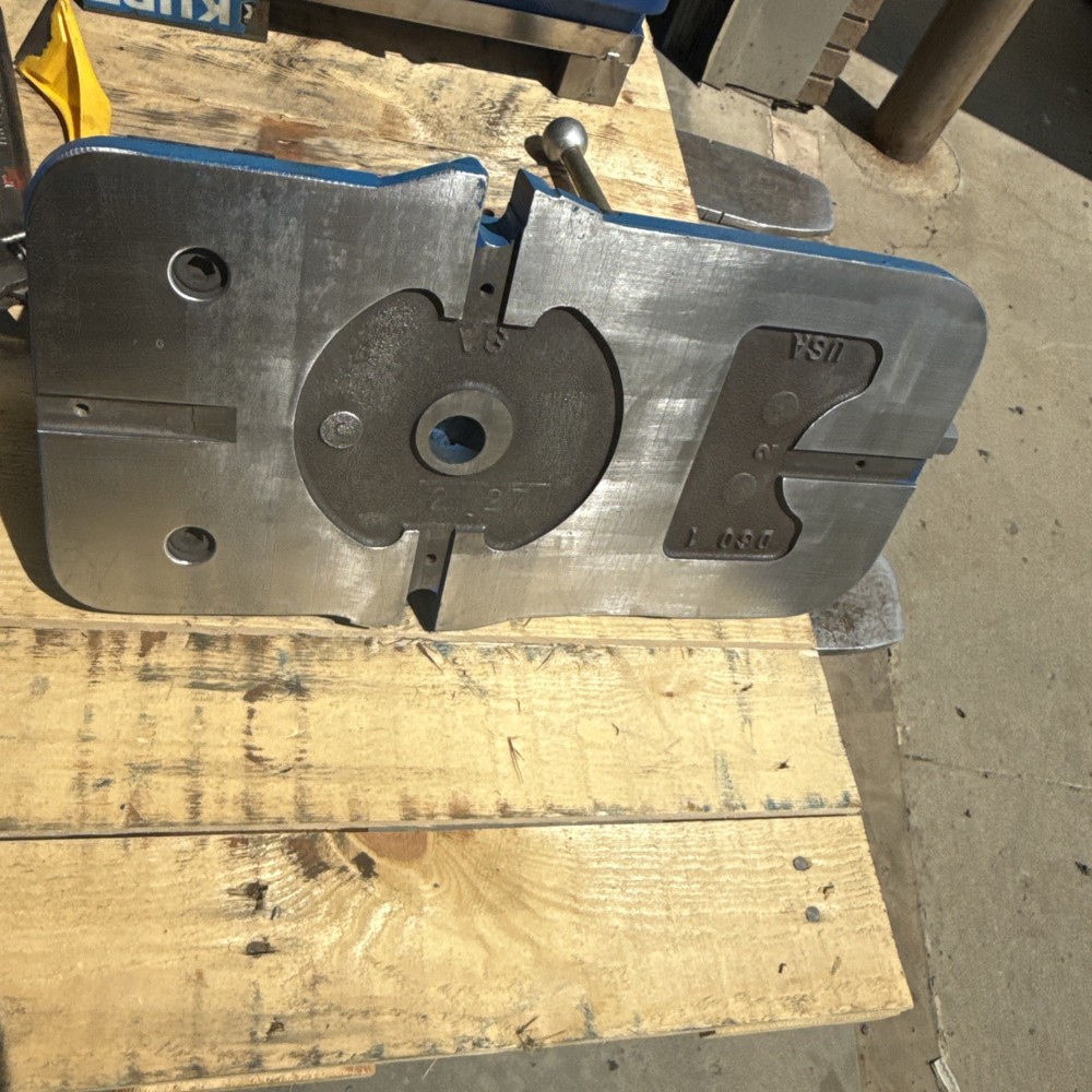 Kurt 6” Precision Machine Vise Model D60 (av13