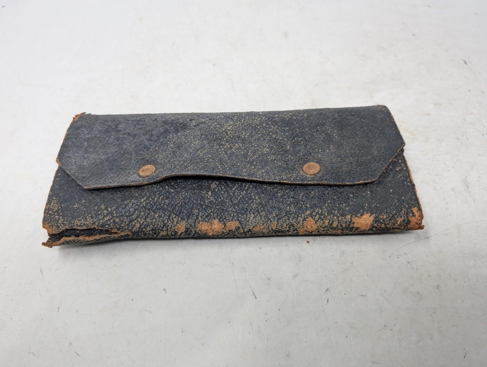 WWII US Navy Honorable Discharge Leather Folder w/ Original Documents (231)