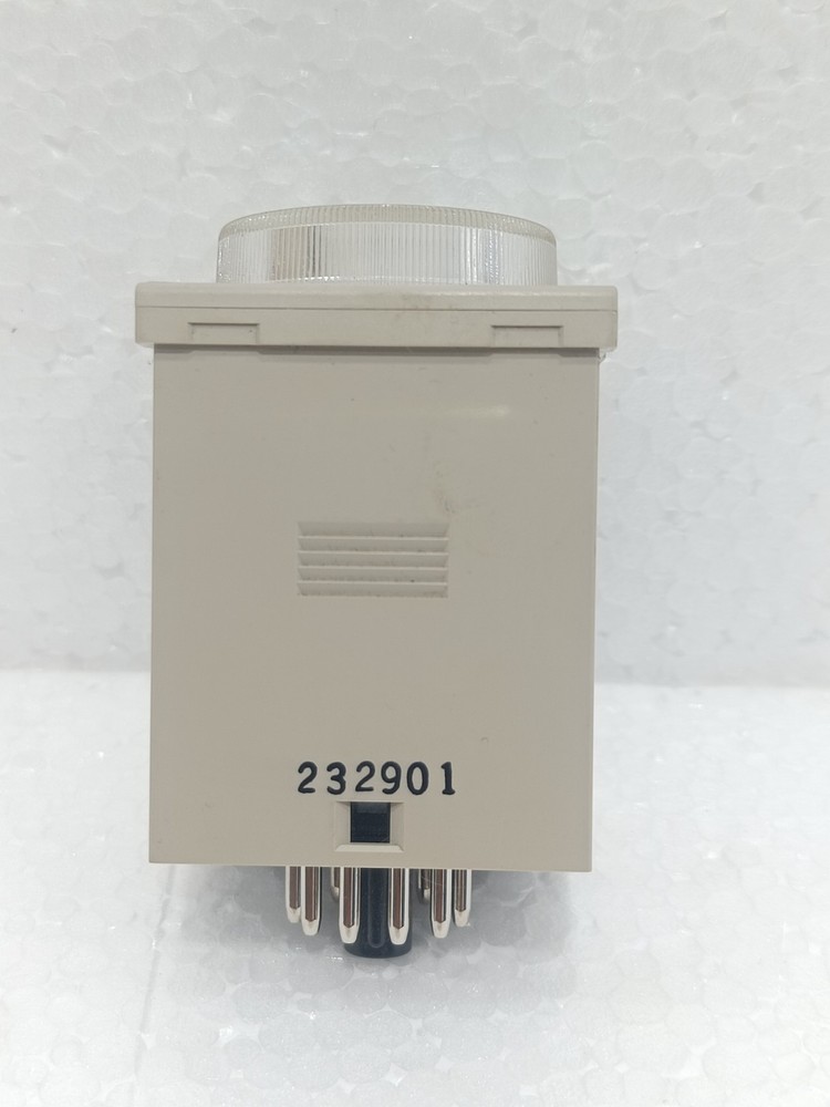 OMRON H3CR-A 24V AC/DC MULTI-FUNCTION ANALOG TIMER 11-PIN BASE NEW OLD STOCK