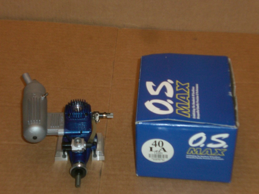 OS MAX 40 LA Model Airplane Engine Old Stock