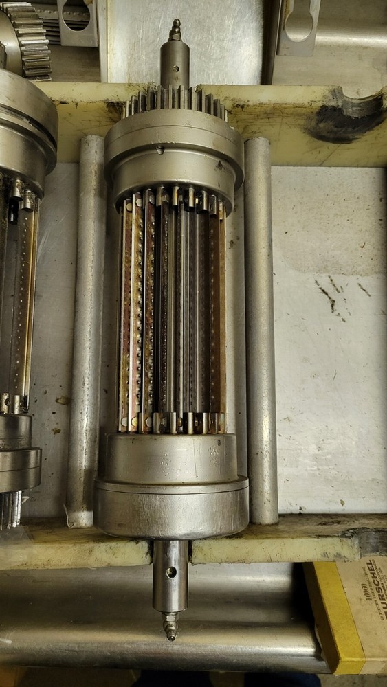 Urschel crosscut assembly