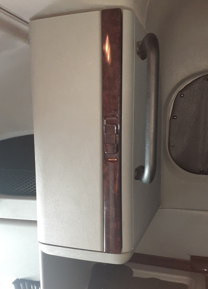 Freightliner Coronado FLX Sleeper 2012 | 4x Cabinet Latch Set | Interior